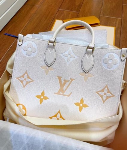 Vuitton By The Pool-Onthego Mm photo review