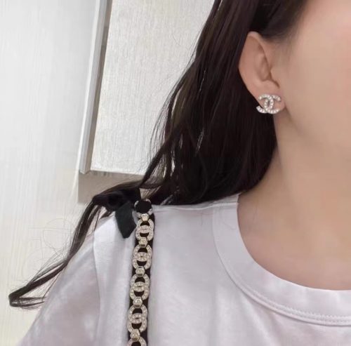 ELEGANT AND CLASSIC WOMEN'S LOGO EARRINGS photo review