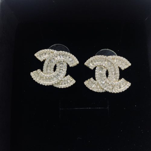 ELEGANT AND CLASSIC WOMEN'S LOGO EARRINGS photo review